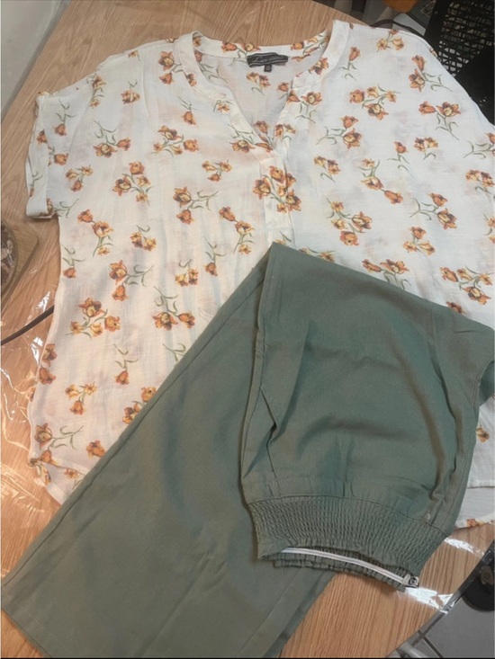Sweaters - Women’s Floral Button-Front Sweater Top in White and Orange